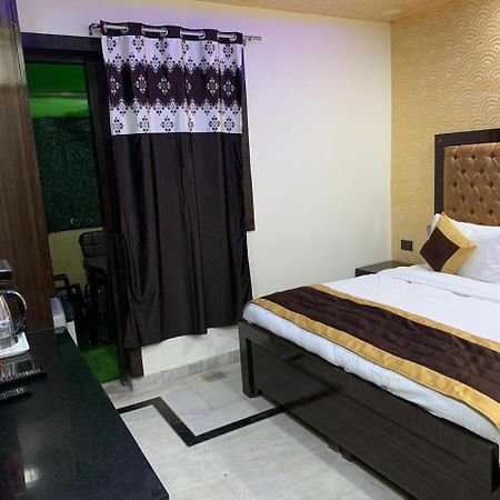 N.K. Residency Hotel นิวเดลี ภายนอก รูปภาพ
