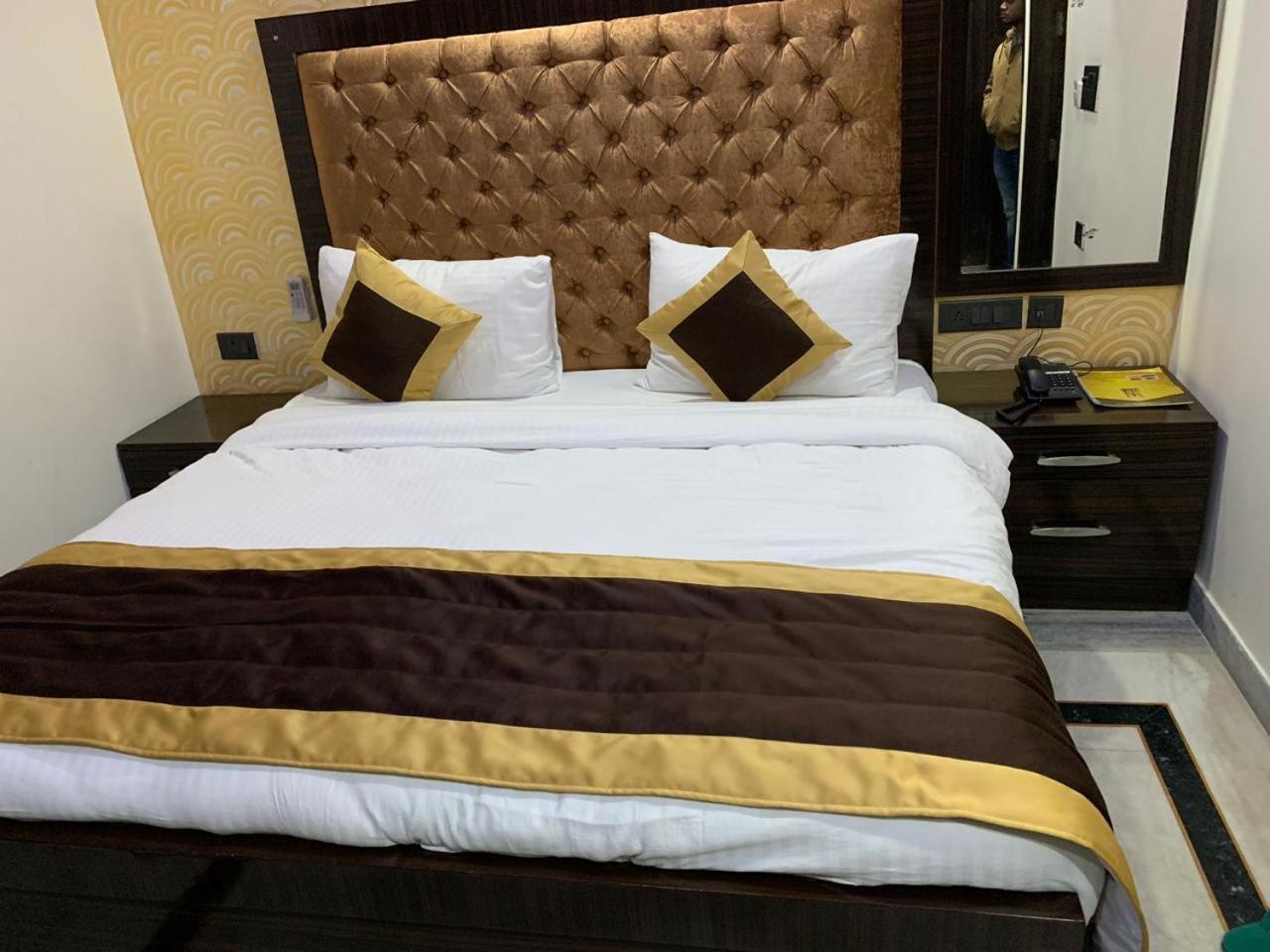 N.K. Residency Hotel นิวเดลี ภายนอก รูปภาพ