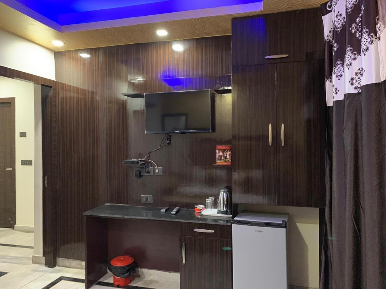 N.K. Residency Hotel นิวเดลี ภายนอก รูปภาพ