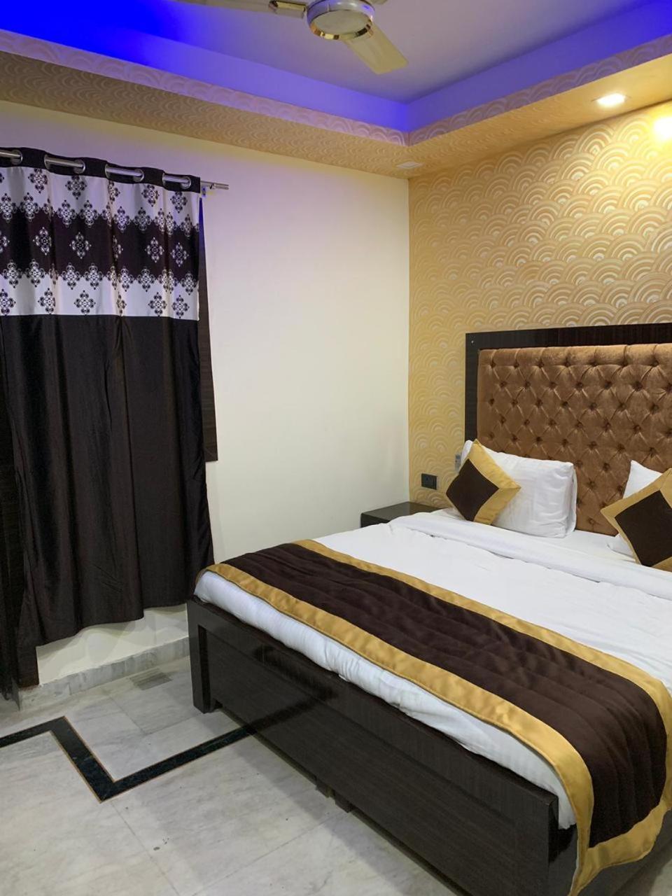 N.K. Residency Hotel นิวเดลี ภายนอก รูปภาพ