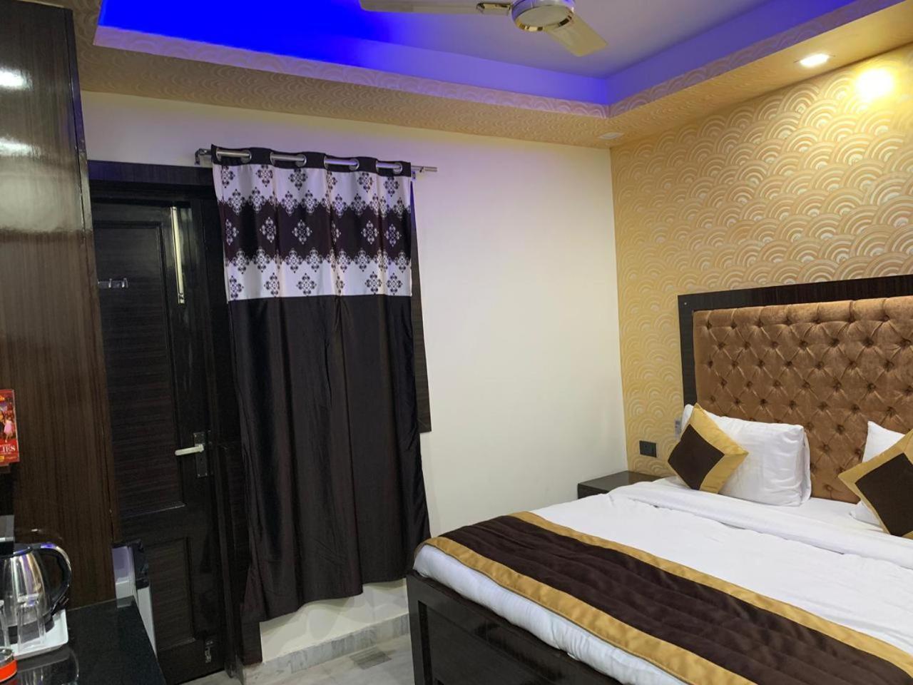 N.K. Residency Hotel นิวเดลี ภายนอก รูปภาพ